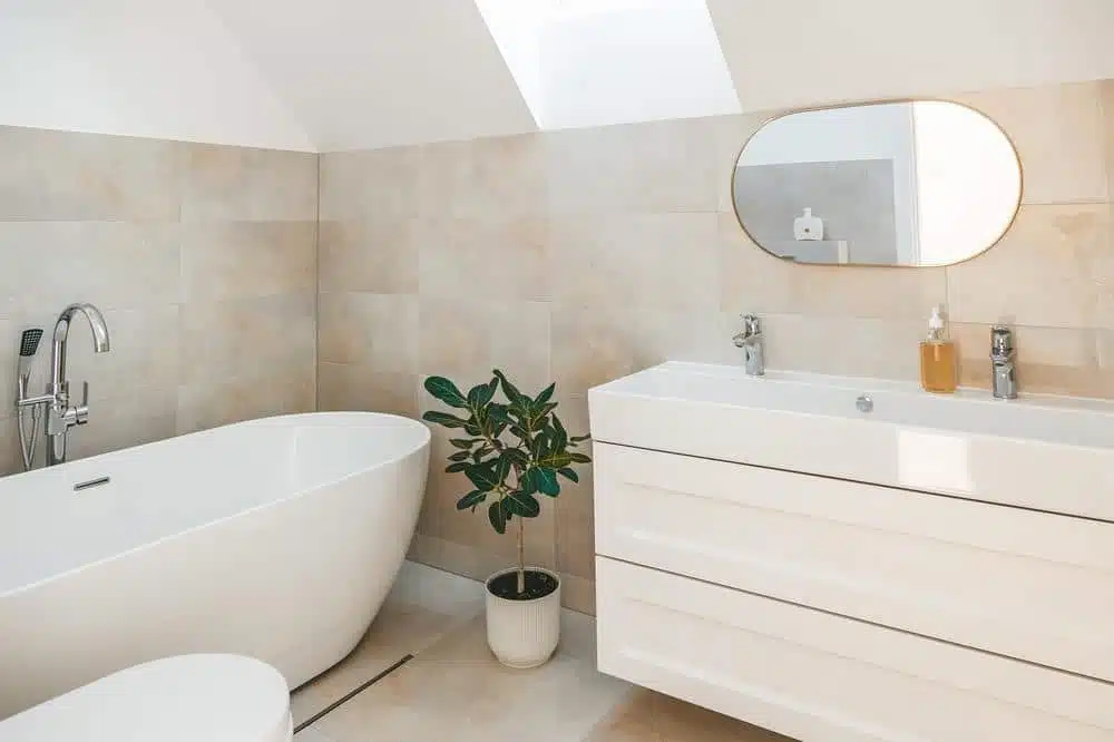 White Bathroom vanity in small bathroom
