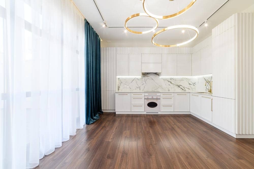 white luxury kitchen with vinyl flooring